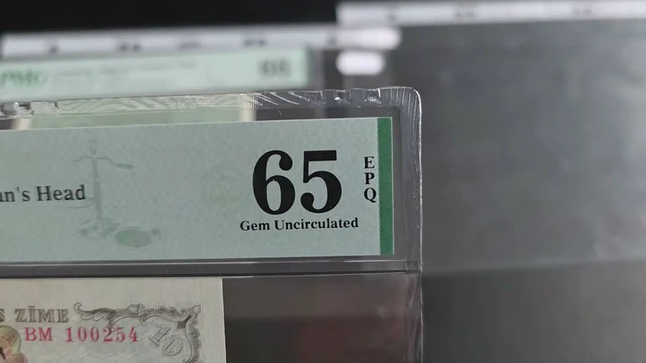 Два экспоната для новой коллекции