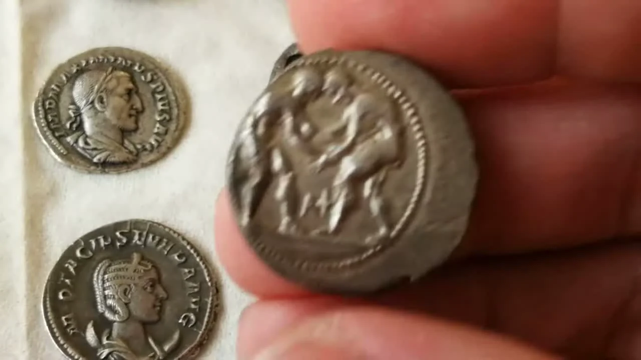 Обычный римский денарий и олимпийский статер