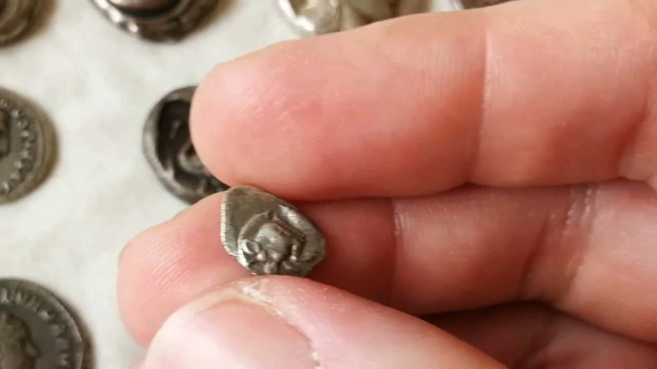 Мистические змеи и миниатюрное искусство